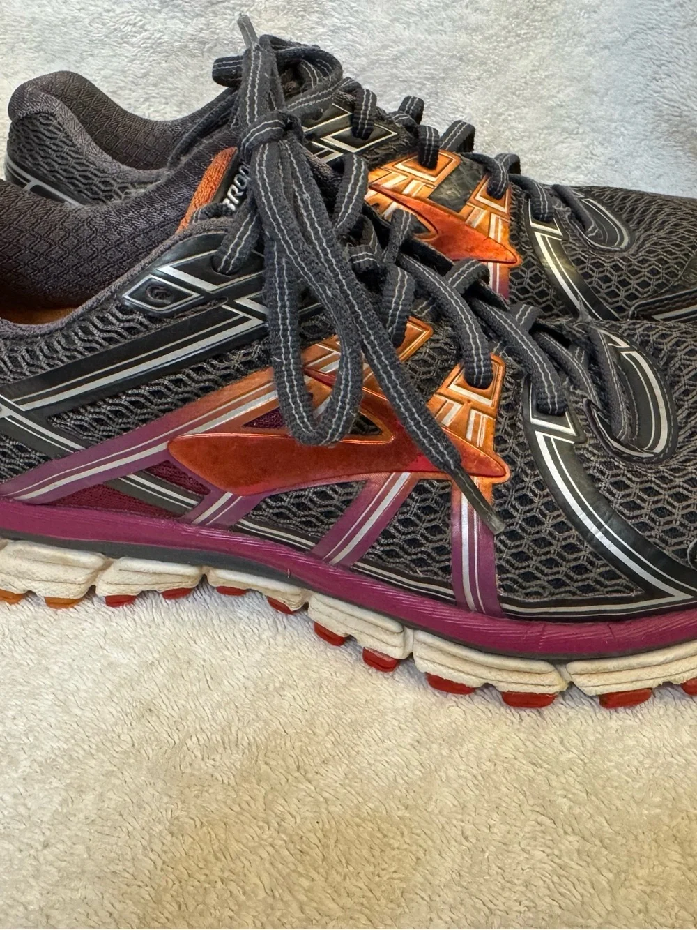Brooks GTS 17 Womens Athletic Walking Shoes Orange Gray 9.5 1202311B044